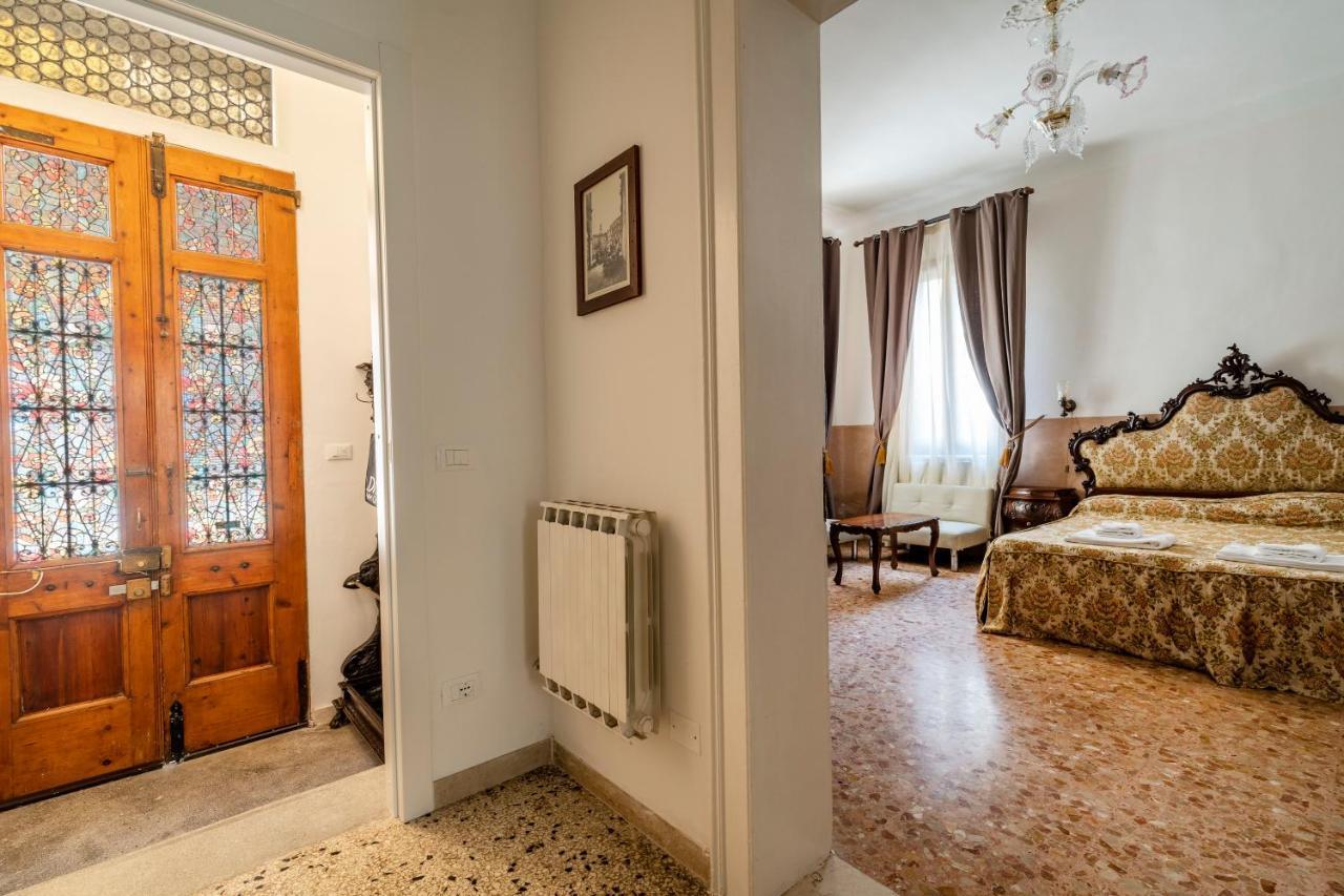 Queen House Venezia Eksteriør billede
