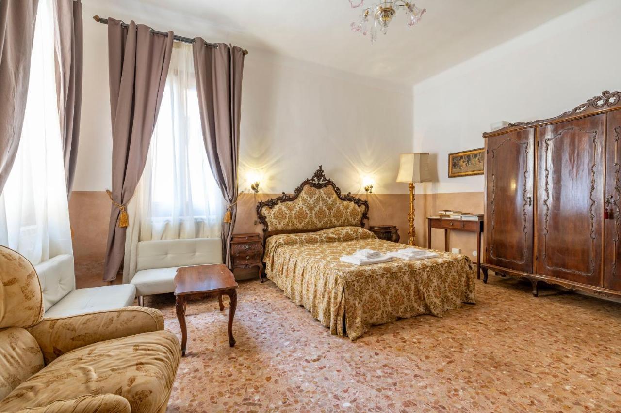 Queen House Venezia Eksteriør billede